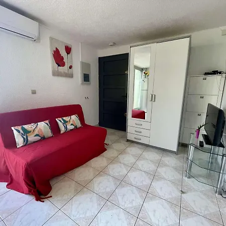 2p Climatise Avec Terrasse, Parking Et Wifi A St-cyprien, Proche - Fr-1-225d-182 Apartment *